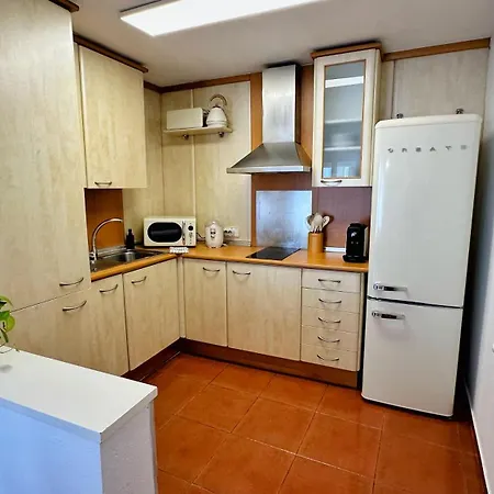 Апартаменты Nomad Haux In The Heart Of Tossa 1 *